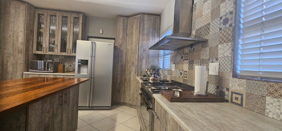 7 Bedroom Property for Sale in Melodie North West